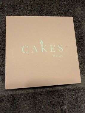 Cakes Body Packaging - Pale Pink Box